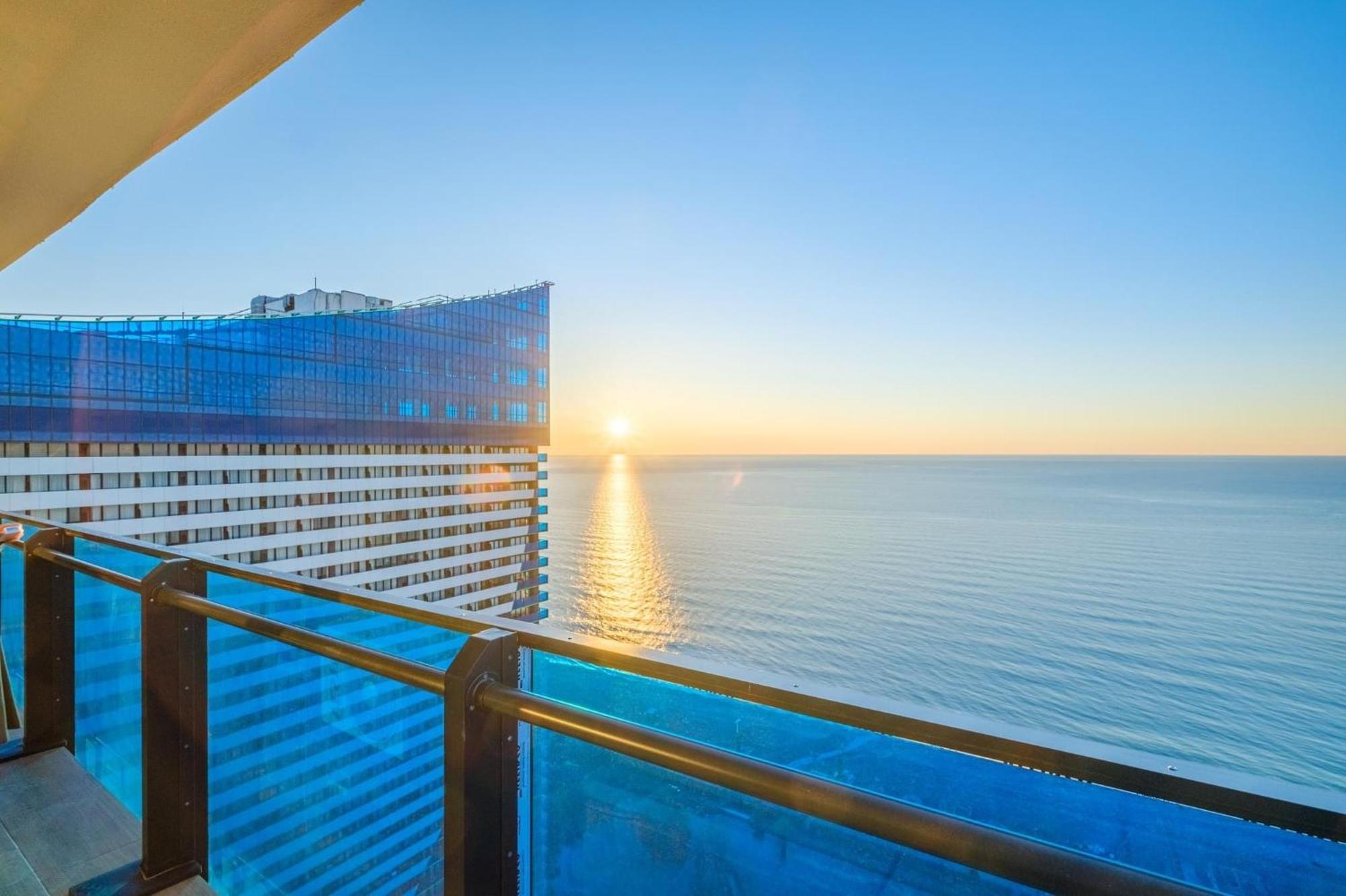 Panorma Black Sea Side Hotel Батуми Екстериор снимка
