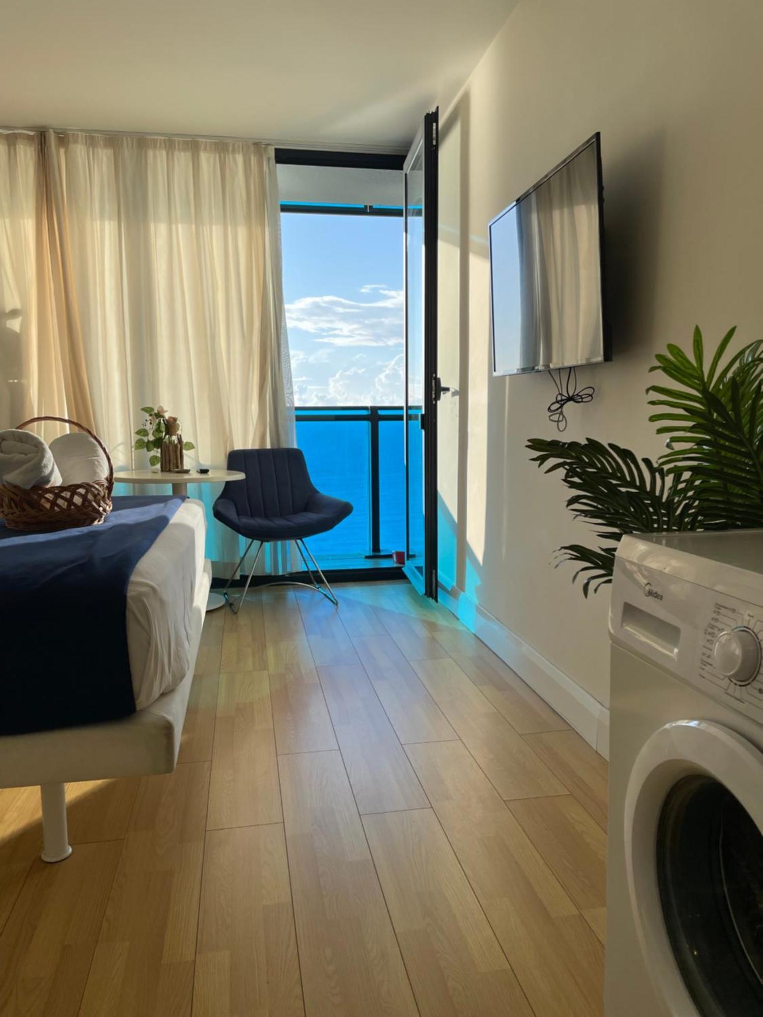 Panorma Black Sea Side Hotel Батуми Екстериор снимка